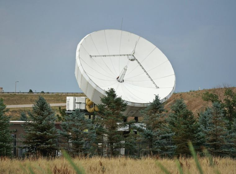 Uplink truck at a news location